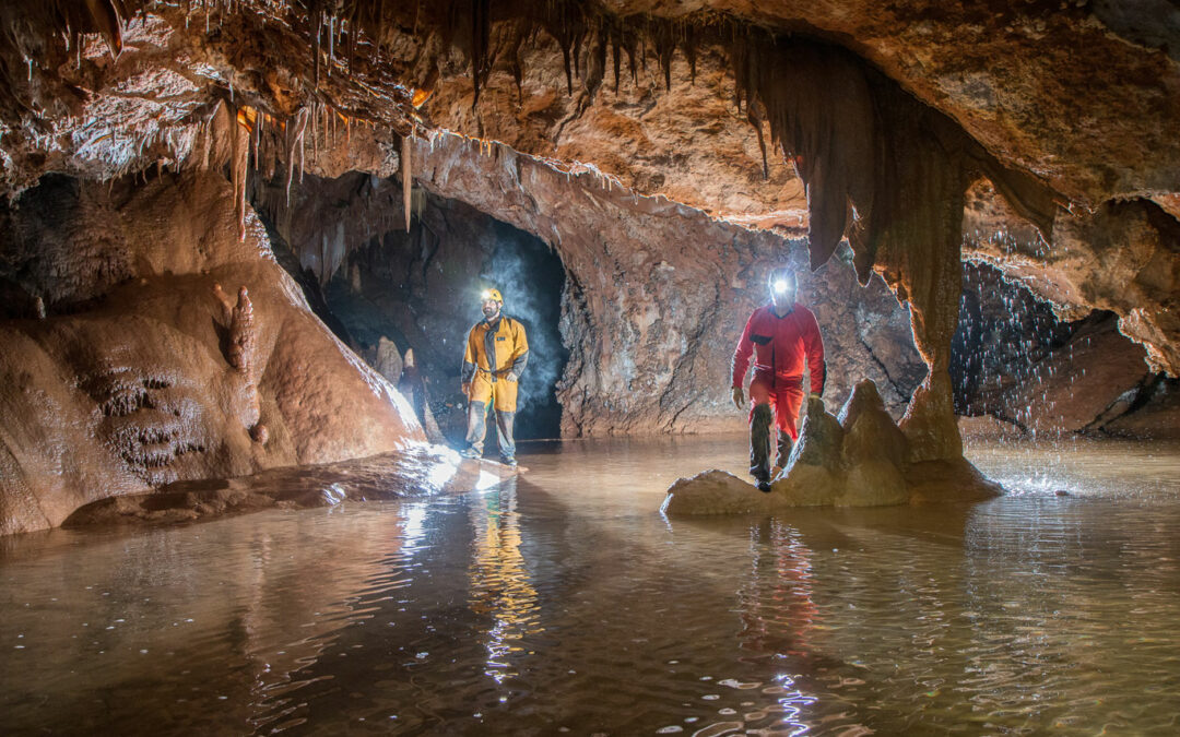 Spéléologie – Immersion dans les entrailles de la Terre